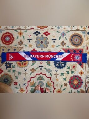 NWOT Adidas FC Bayern Munich Red & Blue Soccer Scarf